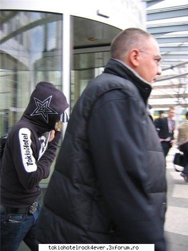 ~His bodyguard~ - mda nu ma eu am 2000 d epostari =( a da si uitam - *..::Bill Kaulitz::..*