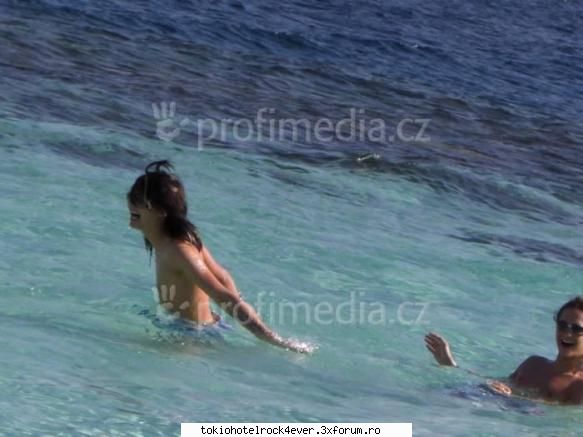 In vacanta:D - AdeLul - *..::Bill & Tom Kaulitz::..*