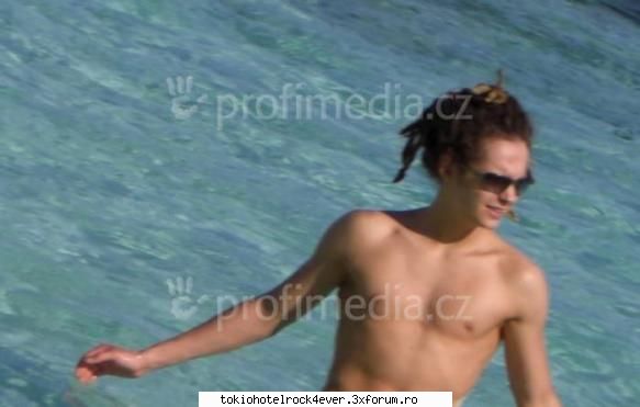 In vacanta:D - ce sexy e tummy lesin - *..::Bill & Tom Kaulitz::..*