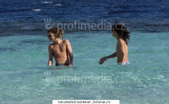 In vacanta:D - ce freza are bill - *..::Bill & Tom Kaulitz::..*