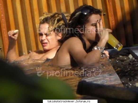 In vacanta:D - AdeLul - *..::Bill & Tom Kaulitz::..*