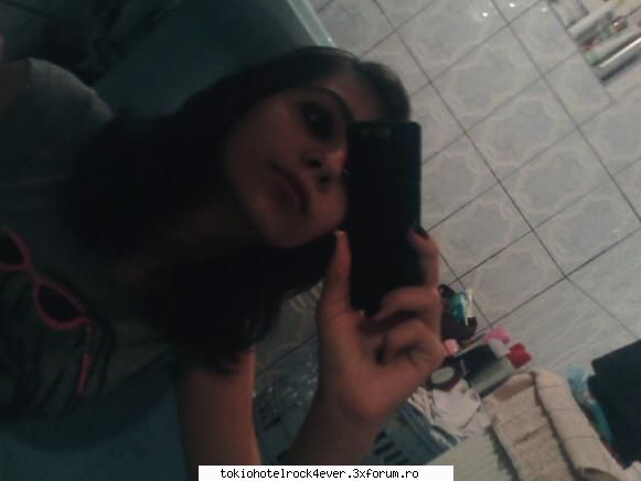 Insemnificant{o.O} - ~emo-girl~ - *..::Me, myself & I::..*