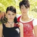 Interviu q 2 dintre fostele lui..... - astea is tipele.........is dragute....merg - *..::Interviews::..*