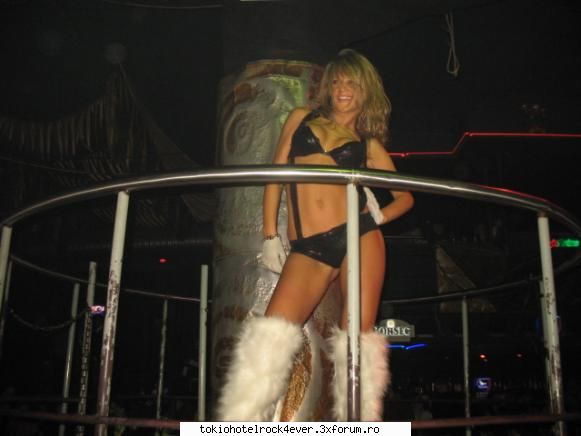 Iubita fratelui meu... - Laura in seara show-ului - *..::FanFiction Archive::..*