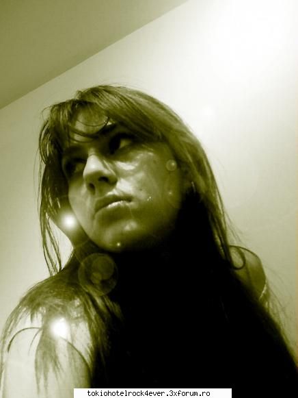 >Just me<AnTO> - yo?? suvite?? No :-j Sunt satena - *..::Me, myself & I::..*