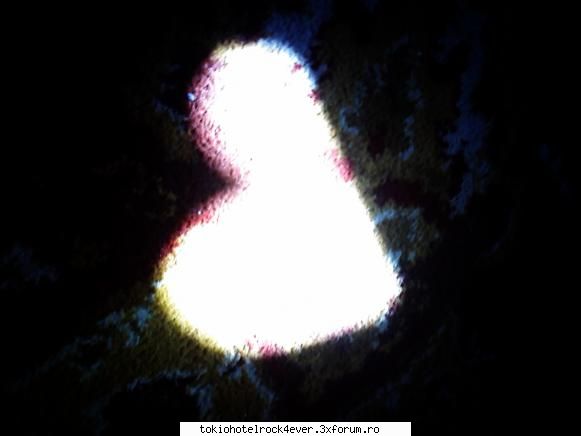 >Just me<AnTO> - si o inima a iesit din cauza luminii - *..::Me, myself & I::..*