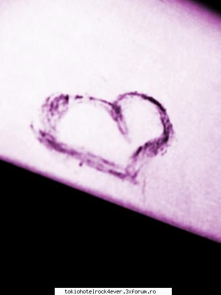 >Just me<AnTO> - bn..ma tortureaza mama cu tema :x :x bunica .. :x - *..::Me, myself & I::..*