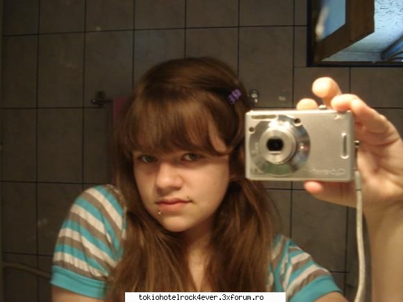 Kaulina...........adik eu:P:P - MAI EXIST N-AM MURIT STATI CALME SUNT AICI INCA - *..::Me, myself & I::..*