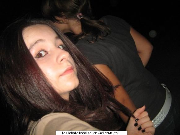Kido. - Nu sunt acasa dar sa vad... Hehe needitata - *..::Me, myself & I::..*