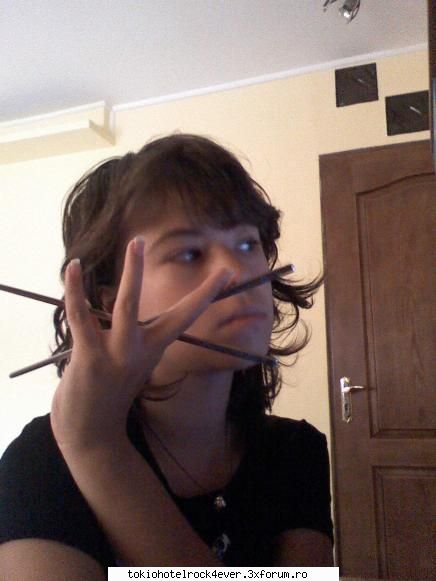 Kira Aikad;stuff as they doesn't exist... - What the...? o.O Discutii despre ochi - *..::Me, myself & I::..*