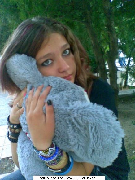 LU_fluthulash *mov - va pun un pictur de cand a plecat prietena mea k - *..::Me, myself & I::..*