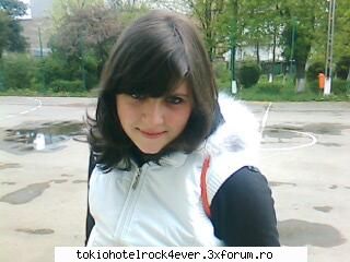 Mdeah..me - Pi la sc...alb ..neagru =P~ :|Pfai am zambit si - *..::Me, myself & I::..*