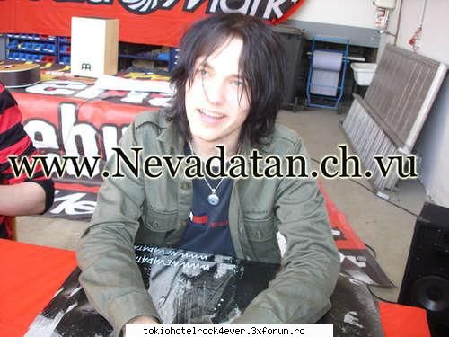 Nevada Tan - i know! iar tipu' din clip...david..... e - *..::Other Bands::..*