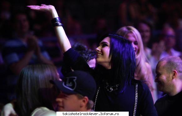 New Bill - aici mi se pare k zici k e o fetitza - *..::Bill Kaulitz::..*