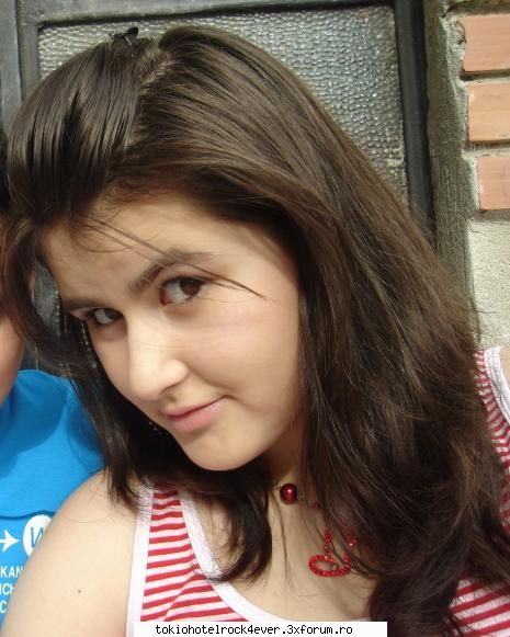 Noi fetele, cine suntem? - 're! all. . .sunt ANna. . .14 ani. . (fak in vara - *..::All about us::..*
