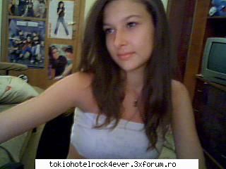 Noi fetele, cine suntem? - buna eu sunt andreea am 13 ani si ma bucur sa va - *..::All about us::..*