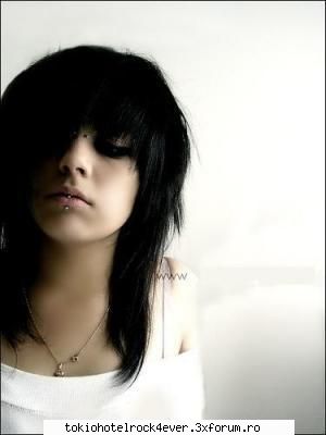 O lume plina de fite. - am facut rost de pozee\:d/ fyfy - *..::FanFiction::..*