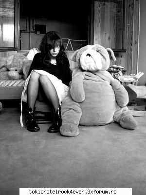 *♥Porcelein_Doll♥* - Hmm, sa ma prezint in noua versiune!:P SO!... ma - *..::Me, myself & I::..*