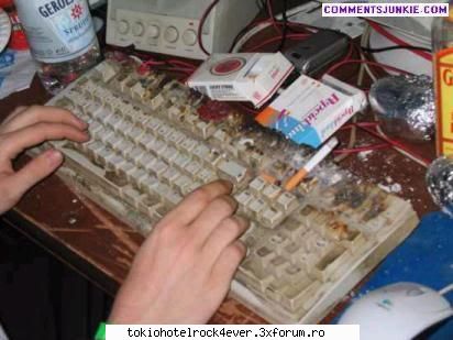 PozE HaioasE - vai saraca tastatura - *..::Stuff 4 Fun::..*