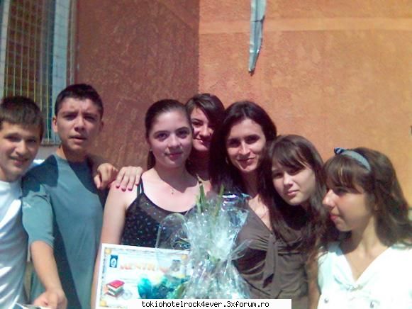 Poza cu dirigint si profesor! - Iar aici cu Fost Prof de Mate Deci pe acest NEVER - *..::School::..*
