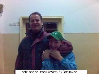 Poza cu dirigint si profesor! - Acest Prof de DESEN si cu acest se intelegea - *..::School::..*