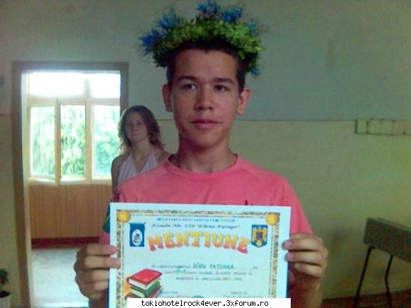 Poza cu dirigint si profesor! - iar aici..... Va rog frumos a luat MENTIUNE plus - *..::School::..*