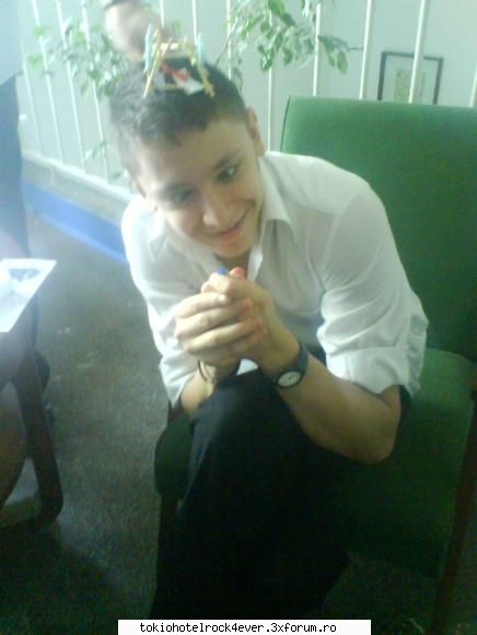 Poza cu dirigint si profesor! - aceste este virgil cu care conversam - *..::School::..*