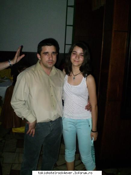 Poza cu dirigint si profesor! - va pun io poza din banchet cu cel mai tare prof - *..::School::..*