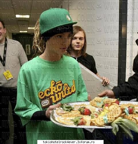 Poza preferata cu Tommy - O maslina o duda ceva? - *..::Tom Kaulitz::..*