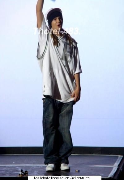 Poza preferata cu Tommy - uh...lalalalala my skin is getting wet,my clothes - *..::Tom Kaulitz::..*