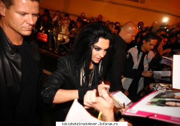 Poze cu Bill - vin si eu cu poze - *..::Gallery::..*