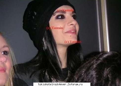 Poze cu Bill - cu caciula sa nu-i fie frig... c sweet e!!! - *..::Gallery::..*