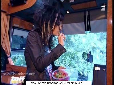 deci yo cele mai multe poze le cu bill... :nebun: 

 :limba:  :limba:  :limba: si yo c papa el!!!