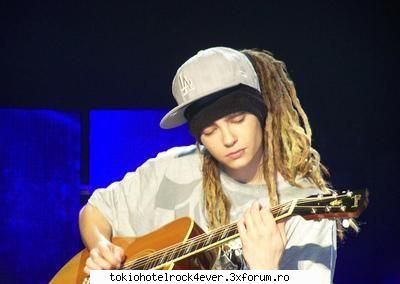 Poze cu Tom - cu chitara! le sta bn impreuna! - *..::Gallery::..*