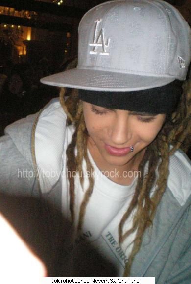 Poze cu Tom - autografe time! - *..::Gallery::..*
