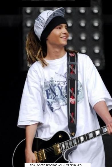 Poze cu Tom - Tom: esteh buna tipa aia..:>:> Bill: taci maaah! - *..::Gallery::..*