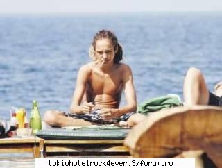 Poze cu Tom - moaaaaaaaaa numa k tigara strik - *..::Gallery::..*