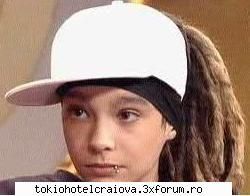 Poze cu Tom - saracu parca e speriat de bombe - *..::Gallery::..*