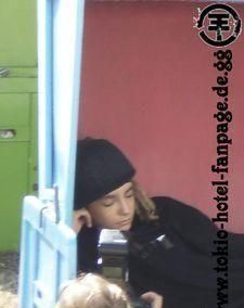 Poze cu Tom - da in poza asta dormea?? - *..::Gallery::..*