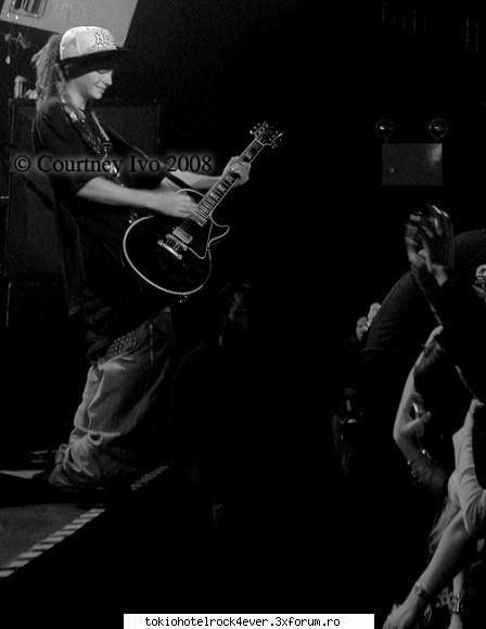 Poze cu Tom - black and white - *..::Gallery::..*