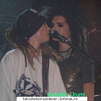 Poze cu gemenii - 13 nu i'am vazut niciodata cantand la acelasi - *..::Gallery::..*
