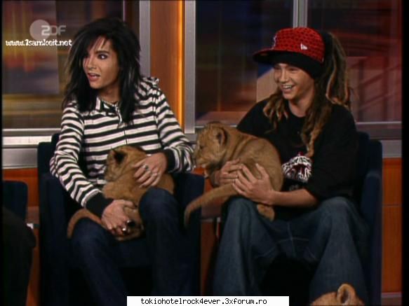Poze cu tommy & billy... - Tom: i'm too sexy 4 this kitty! - *..::Bill & Tom Kaulitz::..*