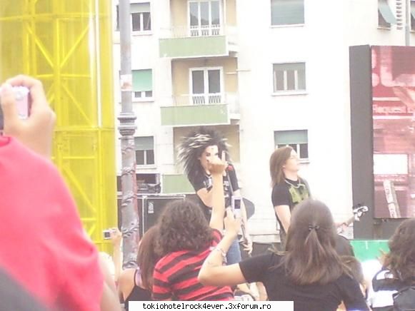 poze de la festivalu` trl din mai pus undeva..da le pun j aici :zzz: poze din concerte