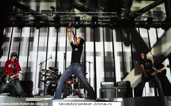 Poze din concerte - little_miss_sunshine - *..::Gallery::..*