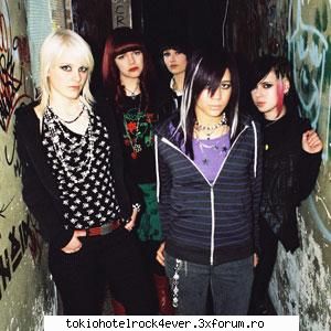 ROCK!!!! - debbie rockt! si multe altele mi-e lene sa le - *..::Cafenea::..*