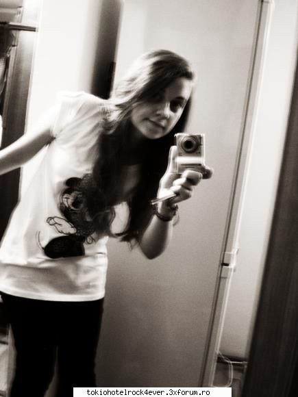 Saluuuut:D - in general ascult rock....minimal...dar ascult si - *..::Me, myself & I::..*