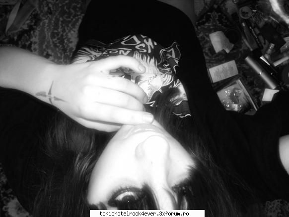 ScAmA_MoV - haida ho =))) bah sunt emo :)) mie rrusine :)) - *..::Me, myself & I::..*
