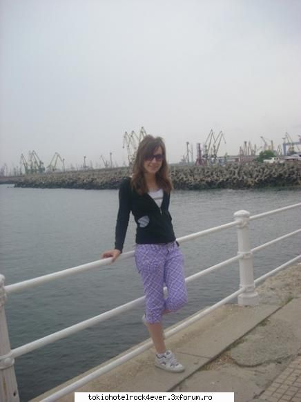 ScAmA_MoV - Da pai.... poze.... nuj mai am cateva :)) din - *..::Me, myself & I::..*