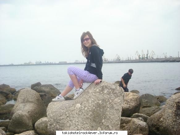 ScAmA_MoV - ala din spatele meu =)))) doar ce cazuse in apa - *..::Me, myself & I::..*