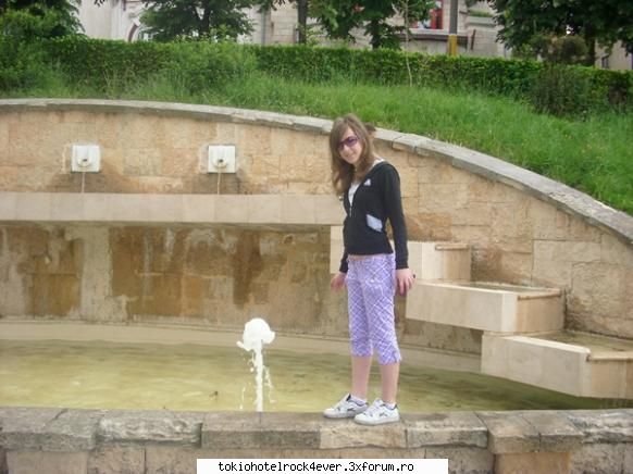 ScAmA_MoV - acilea cica lumea seman cu bill :|:|:| - *..::Me, myself & I::..*